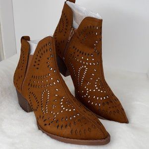 Carlos Santana | Victory Microsuede Cut-Out Ankle Boots